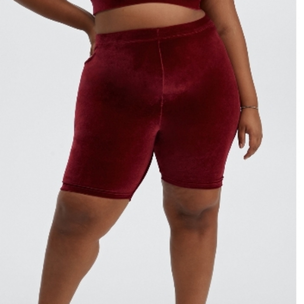 Fabletics velour 9" shorts women's 2X